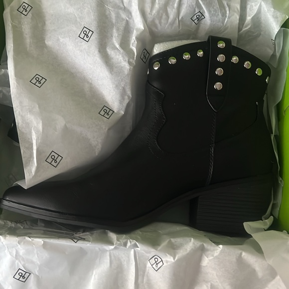New inbox (CALL IT SPRING) woman’s booties size 9 Western flair to your wardrobe - Picture 8 of 14